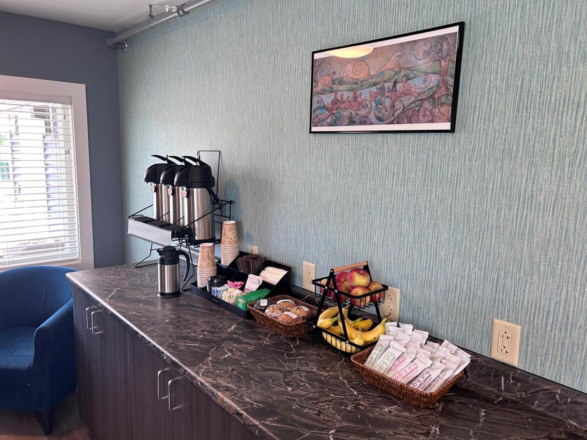 Wolastoq Inn And Suites Houlton Exterior foto